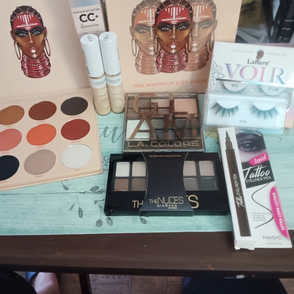 New Makeup bundle - Picture 2 of 5